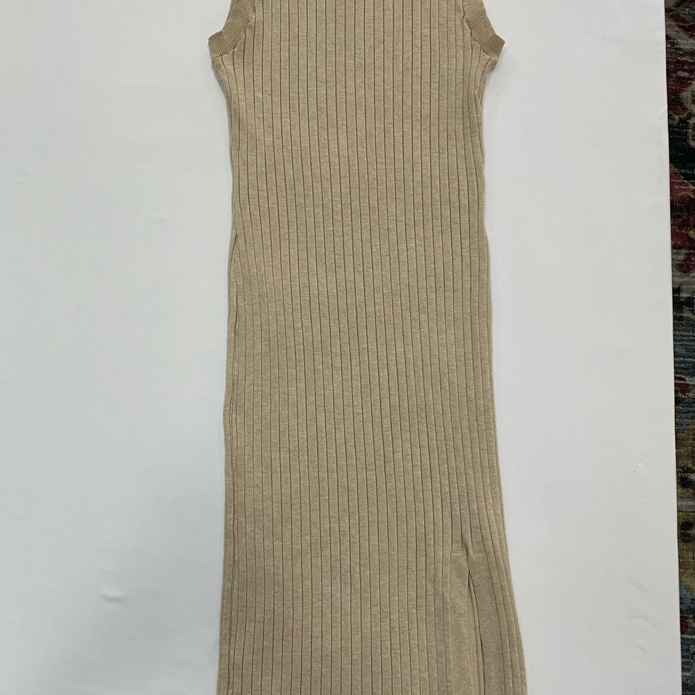 Olive & Oak Beige Ribbed Midi Dress M